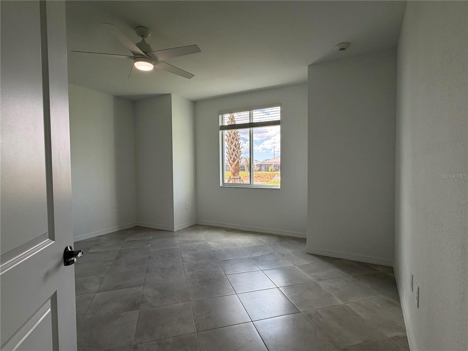 CALUSA COUNTRY CLUB - Residential Lease