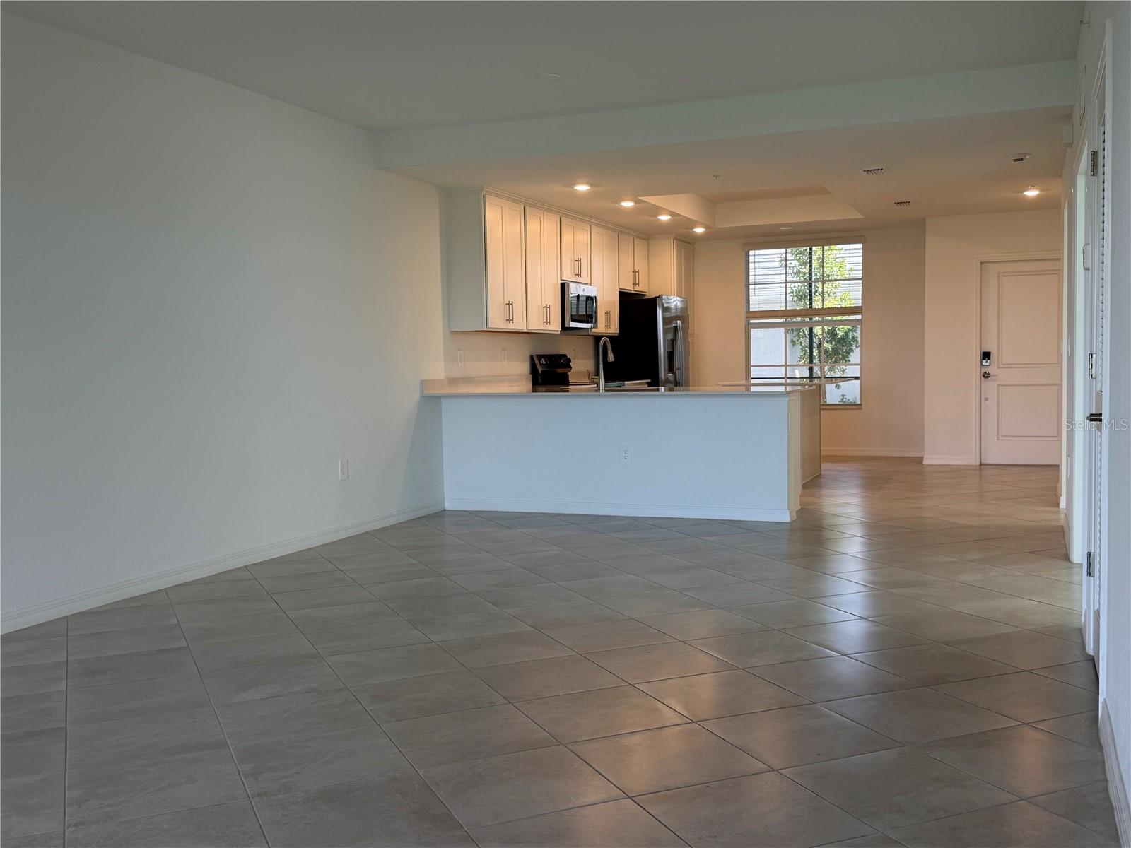 CALUSA COUNTRY CLUB - Residential Lease