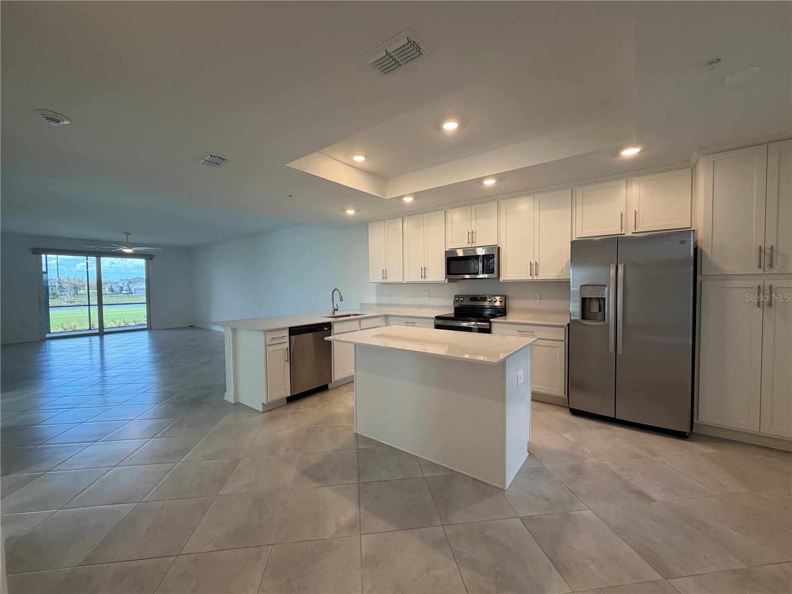 CALUSA COUNTRY CLUB - Residential Lease