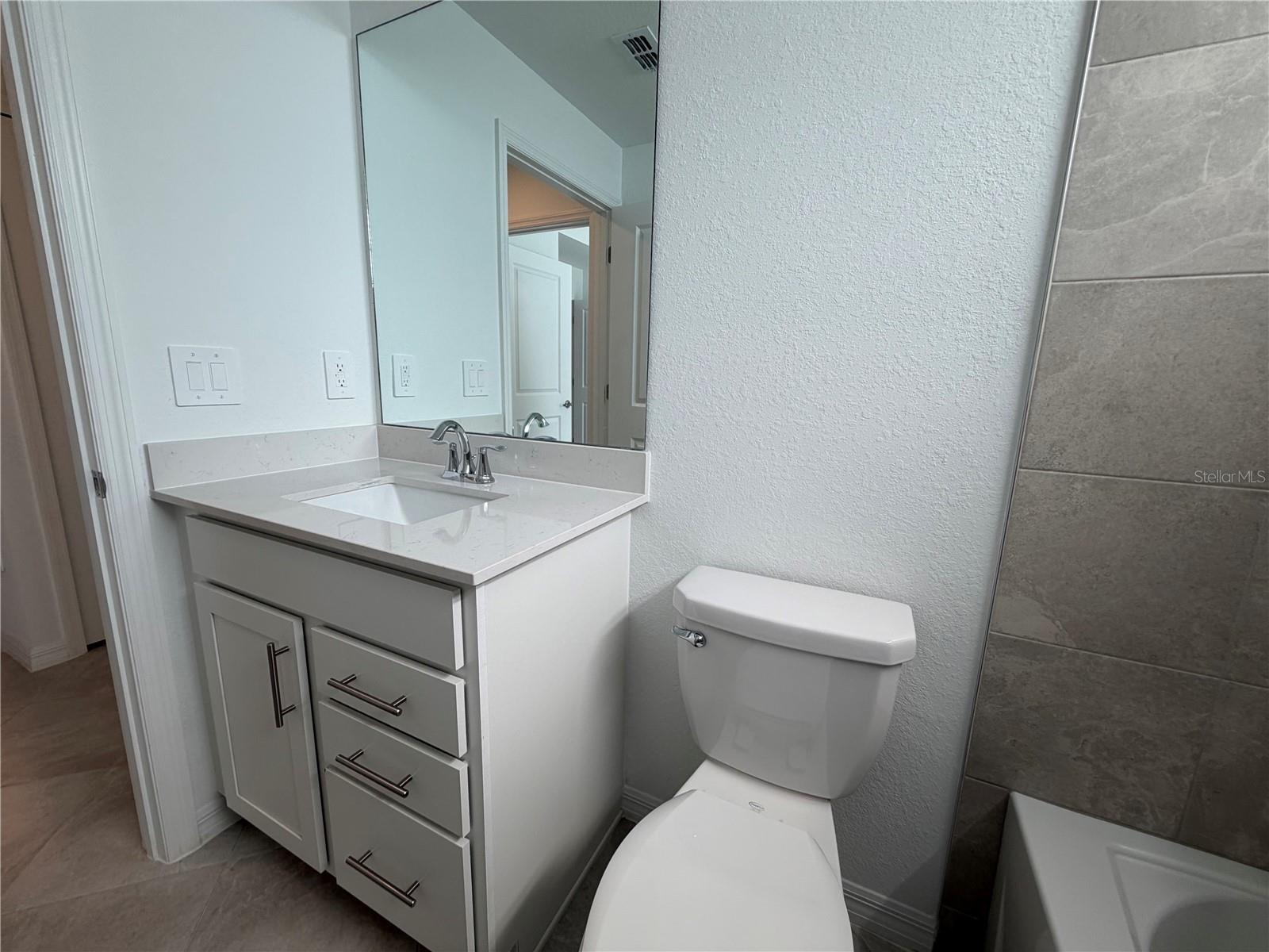 CALUSA COUNTRY CLUB - Residential Lease