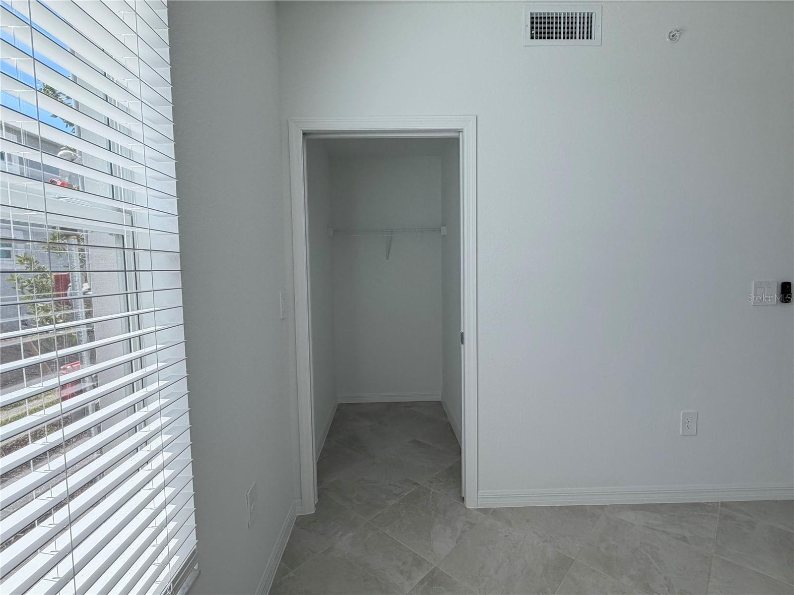 CALUSA COUNTRY CLUB - Residential Lease