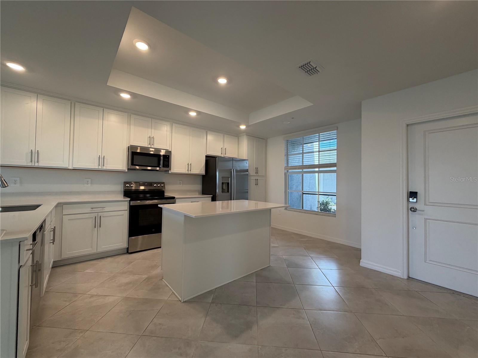 CALUSA COUNTRY CLUB - Residential Lease