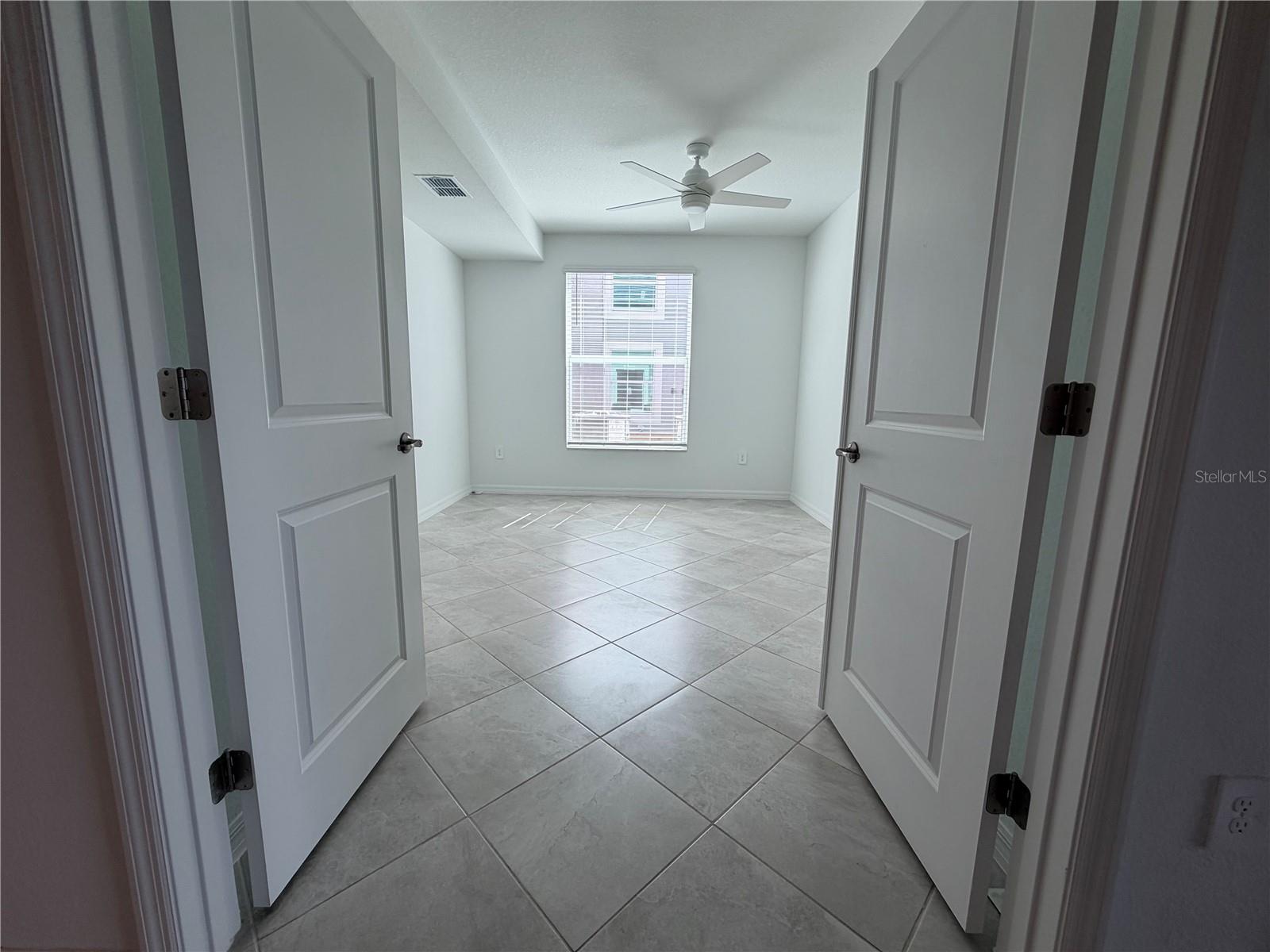 CALUSA COUNTRY CLUB - Residential Lease