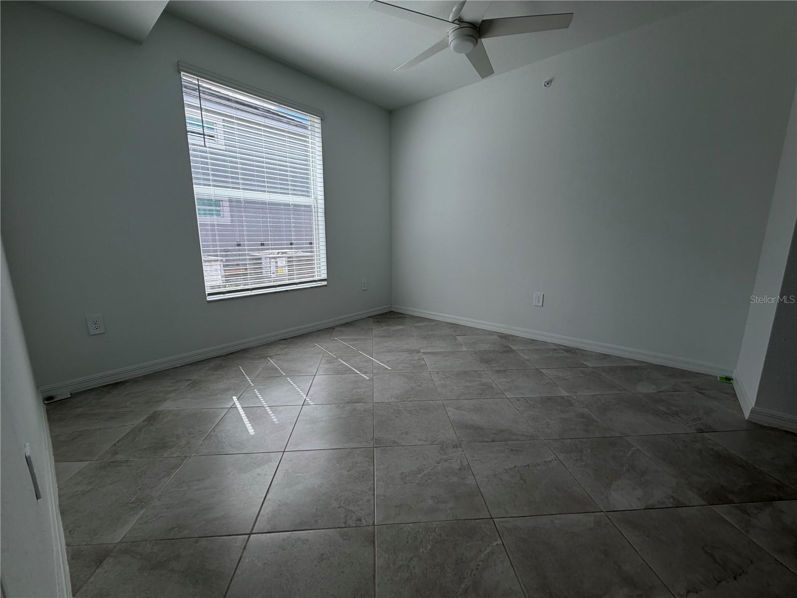 CALUSA COUNTRY CLUB - Residential Lease