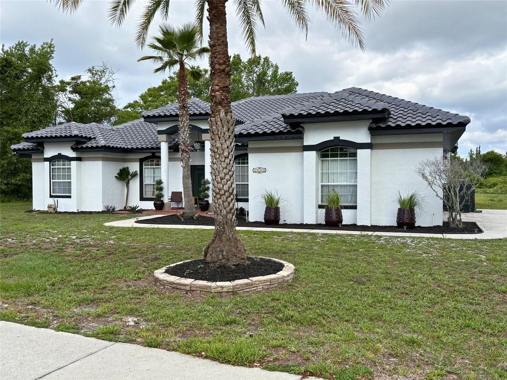 Photo of 1043 W Seagate Drive, Deltona, FL 32725 (MLS # O6403732)