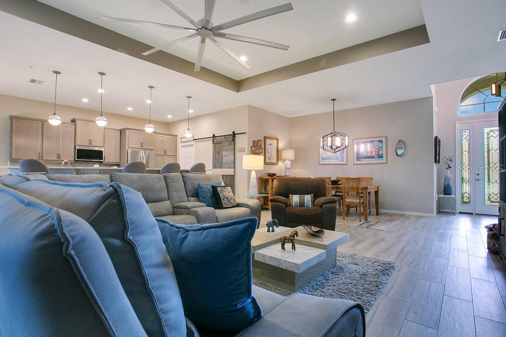 1104 SAWGRASS DRIVE