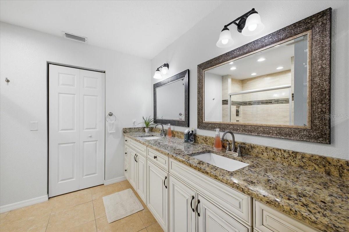 EL CONQUISTADOR VILLAGE II A - Residential