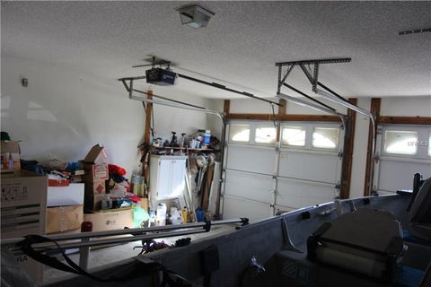 A home in LAKE WALES