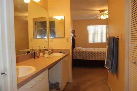 A home in LAKE WALES