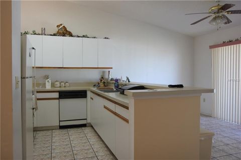 A home in LAKE WALES