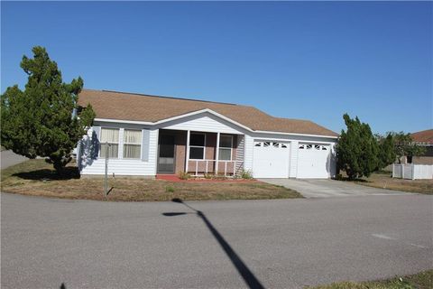 A home in LAKE WALES