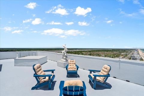 A home in DAYTONA BEACH