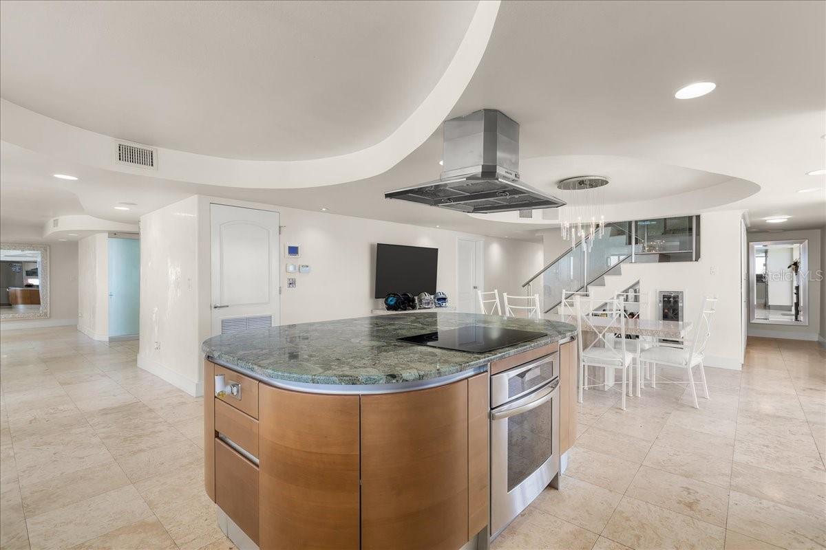 ALIKI TOWER - Residential