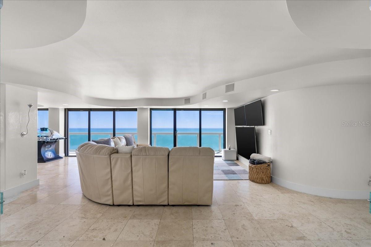 ALIKI TOWER - Residential