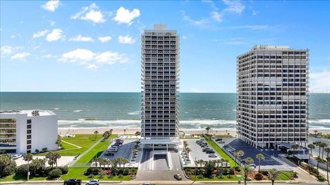 A home in DAYTONA BEACH