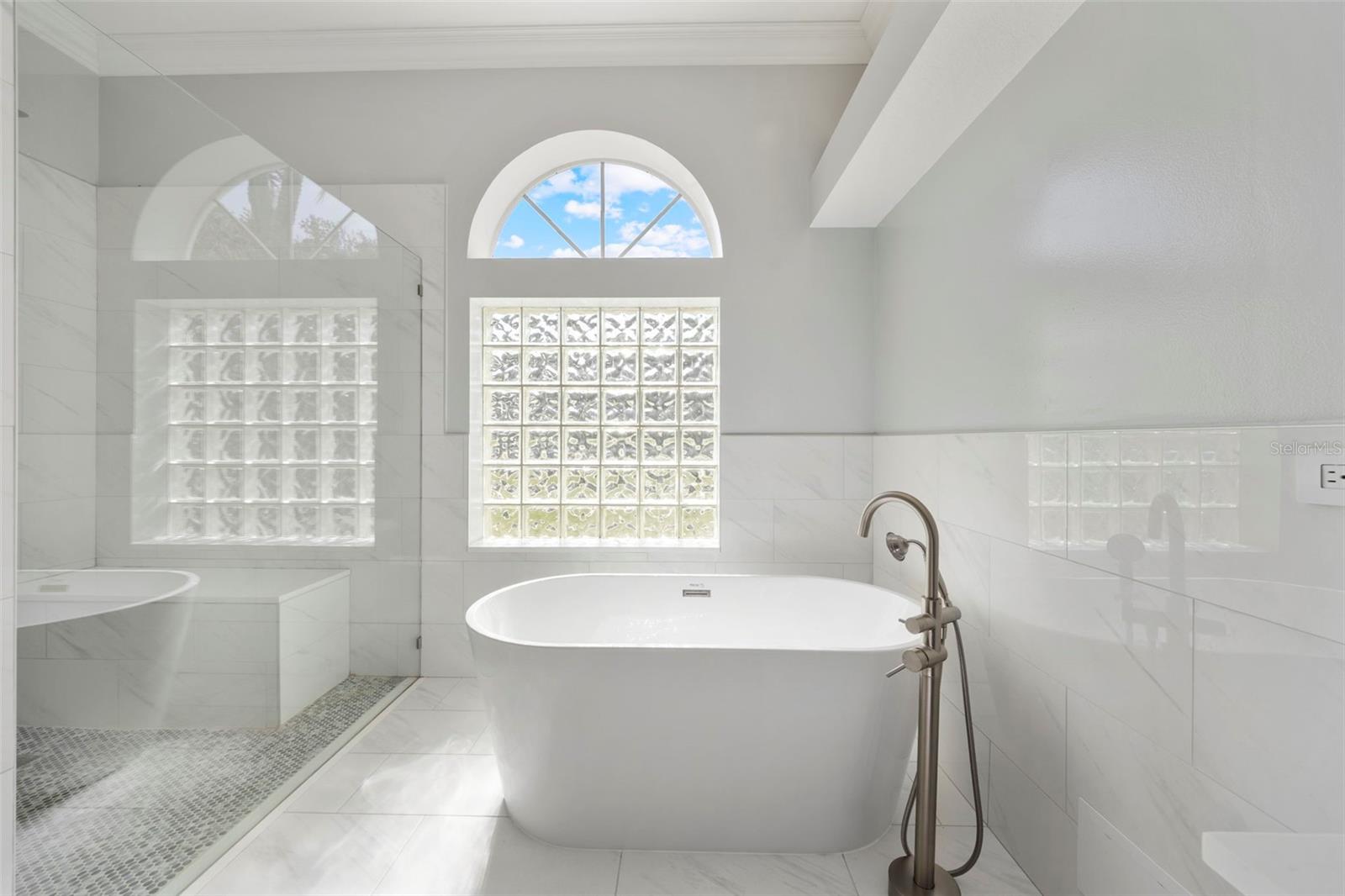 CRESCENT OAKS COUNTRY CLUB PH 1 - Residential