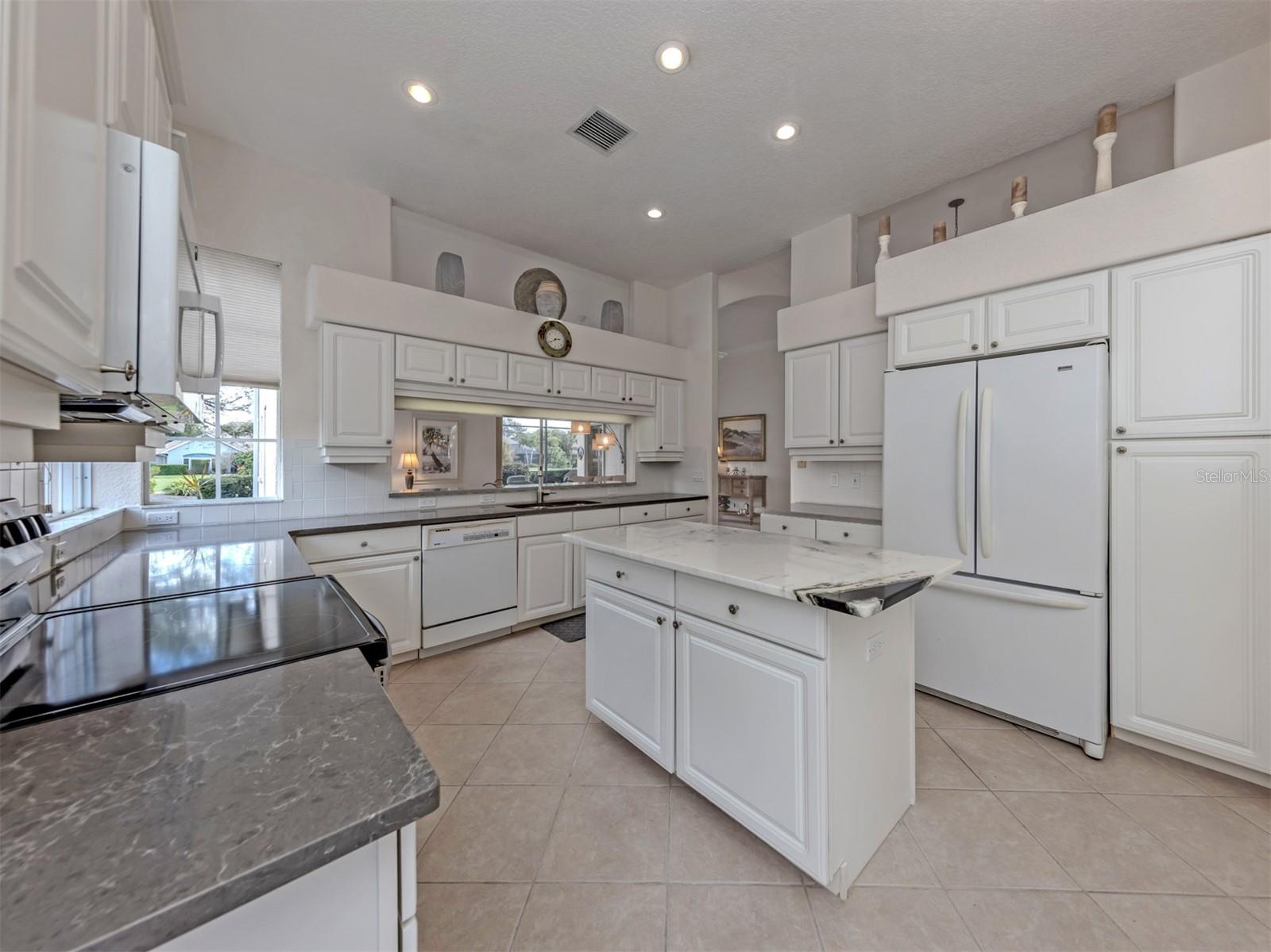 BERMUDA CLUB EAST AT PLANTATION - Residential