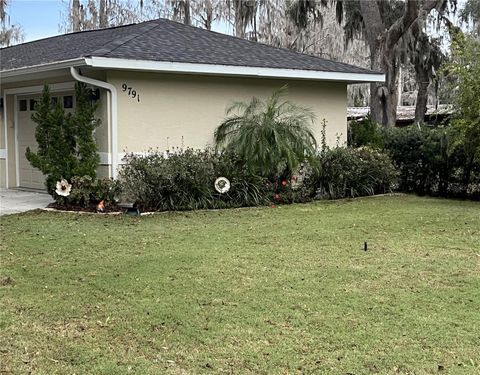 A home in CRYSTAL RIVER