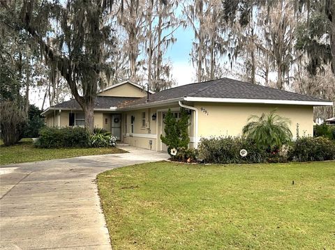 A home in CRYSTAL RIVER