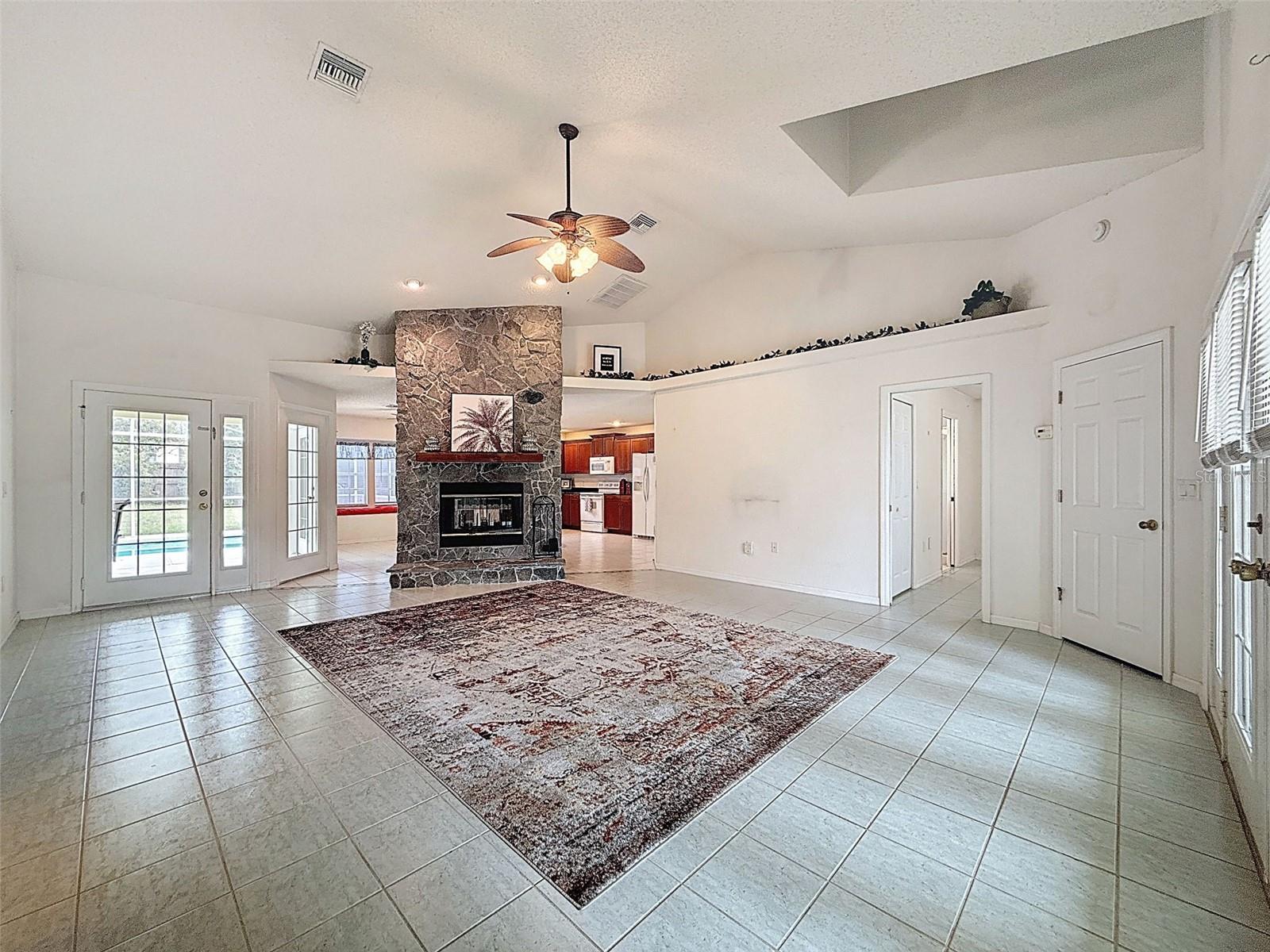 SPRING HILL - Residential