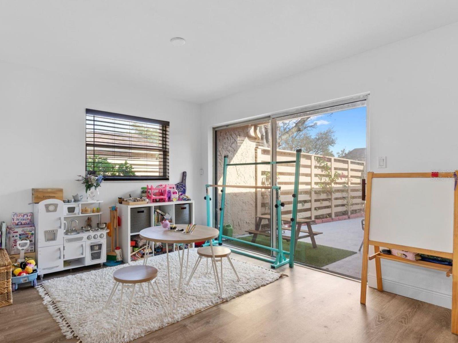 PARK LAKE TWNHS - Residential