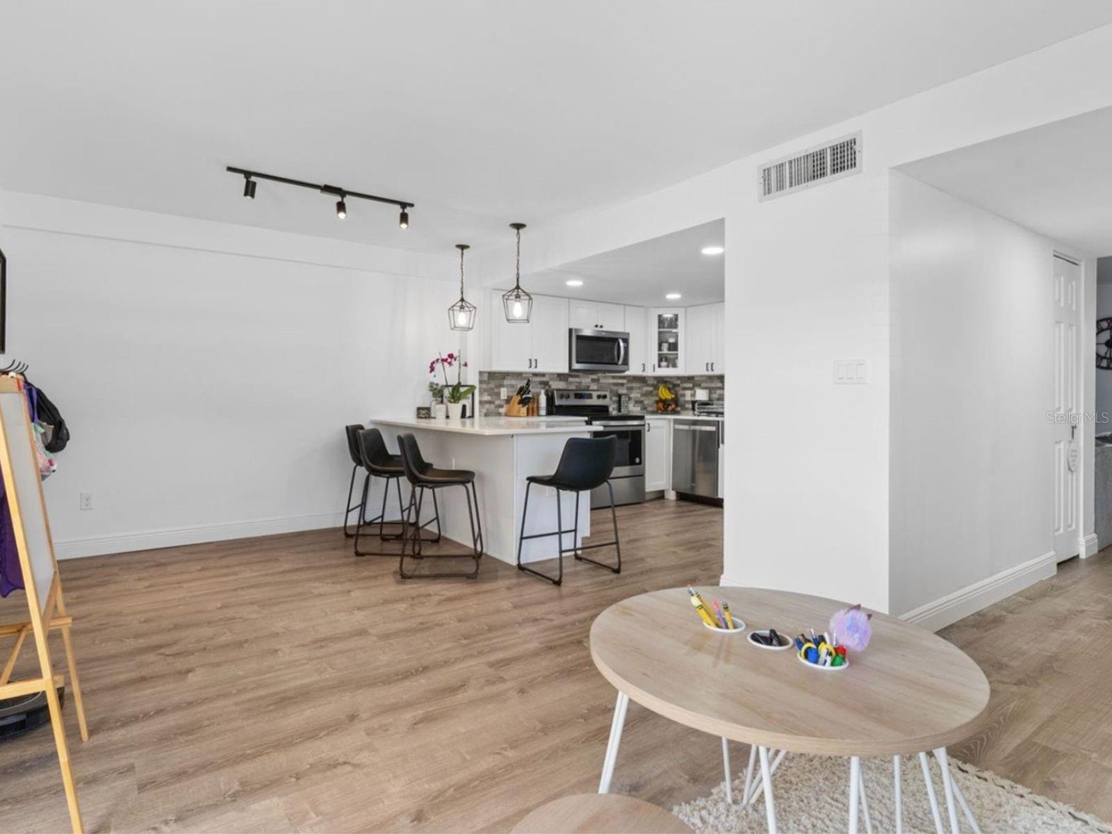 PARK LAKE TWNHS - Residential