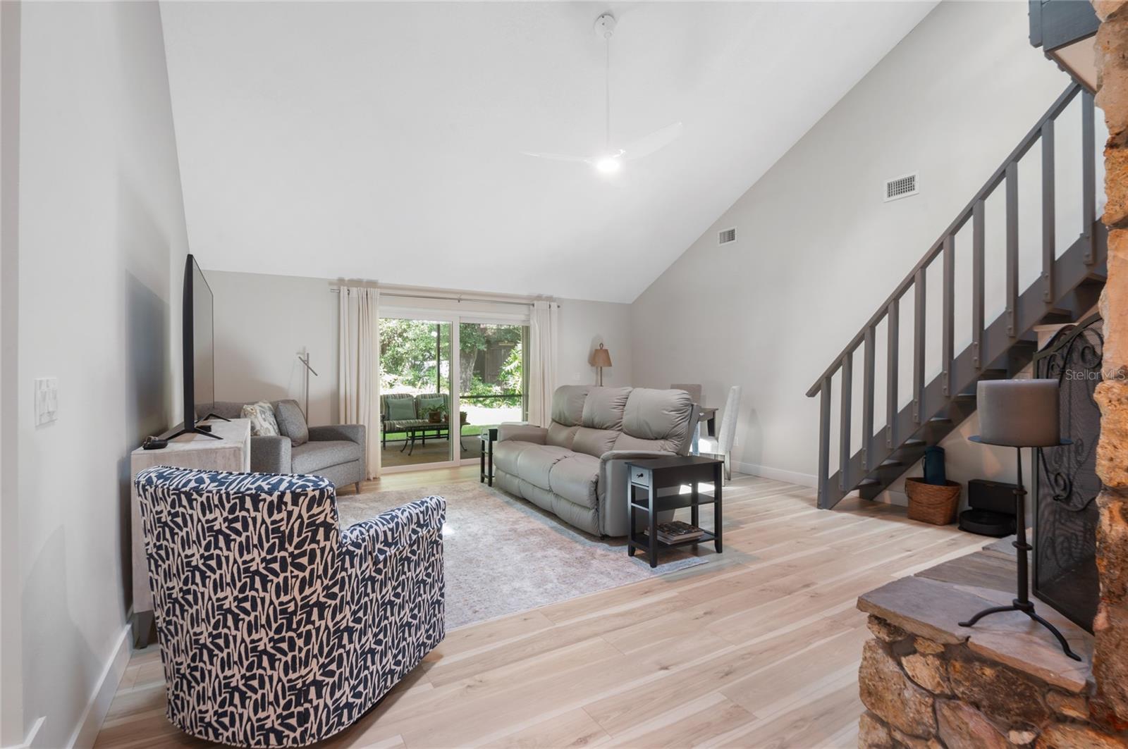 264 AGNES AVENUE