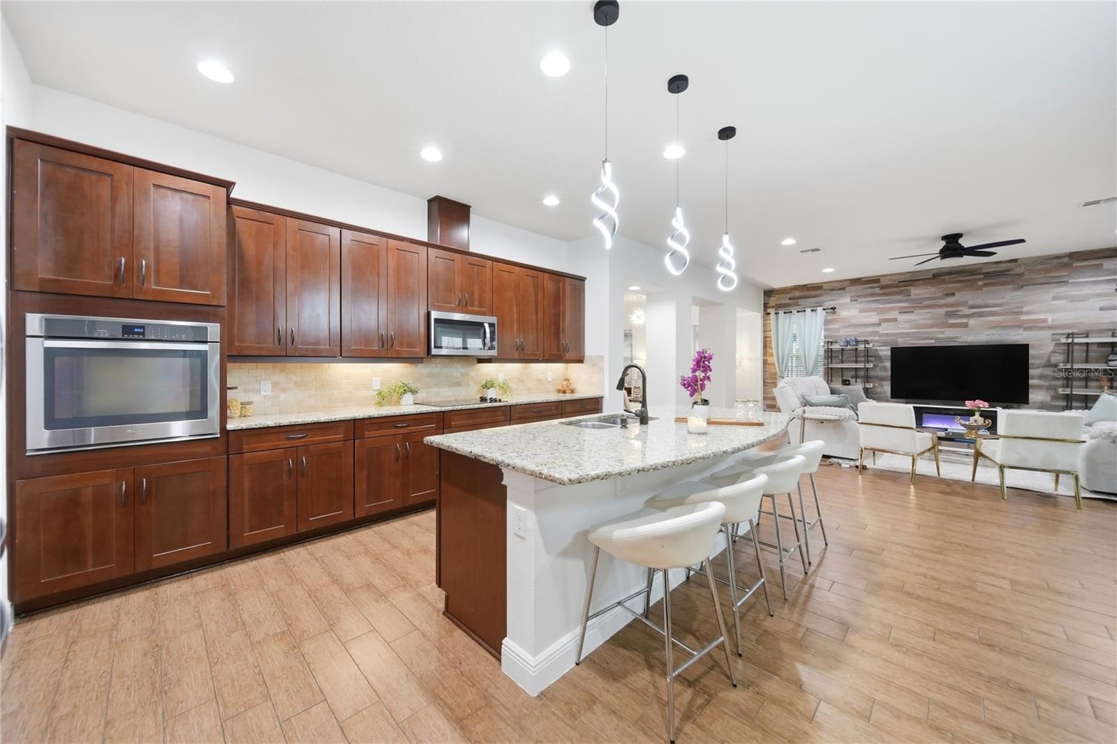 ENCLAVE - Residential