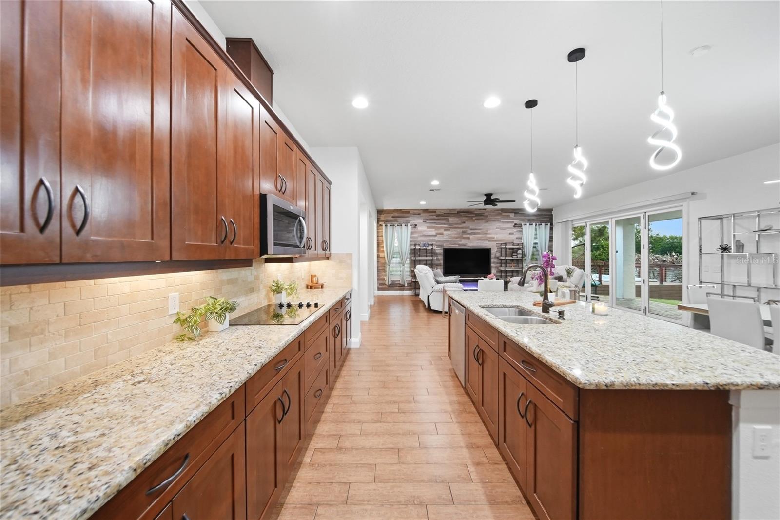 ENCLAVE - Residential