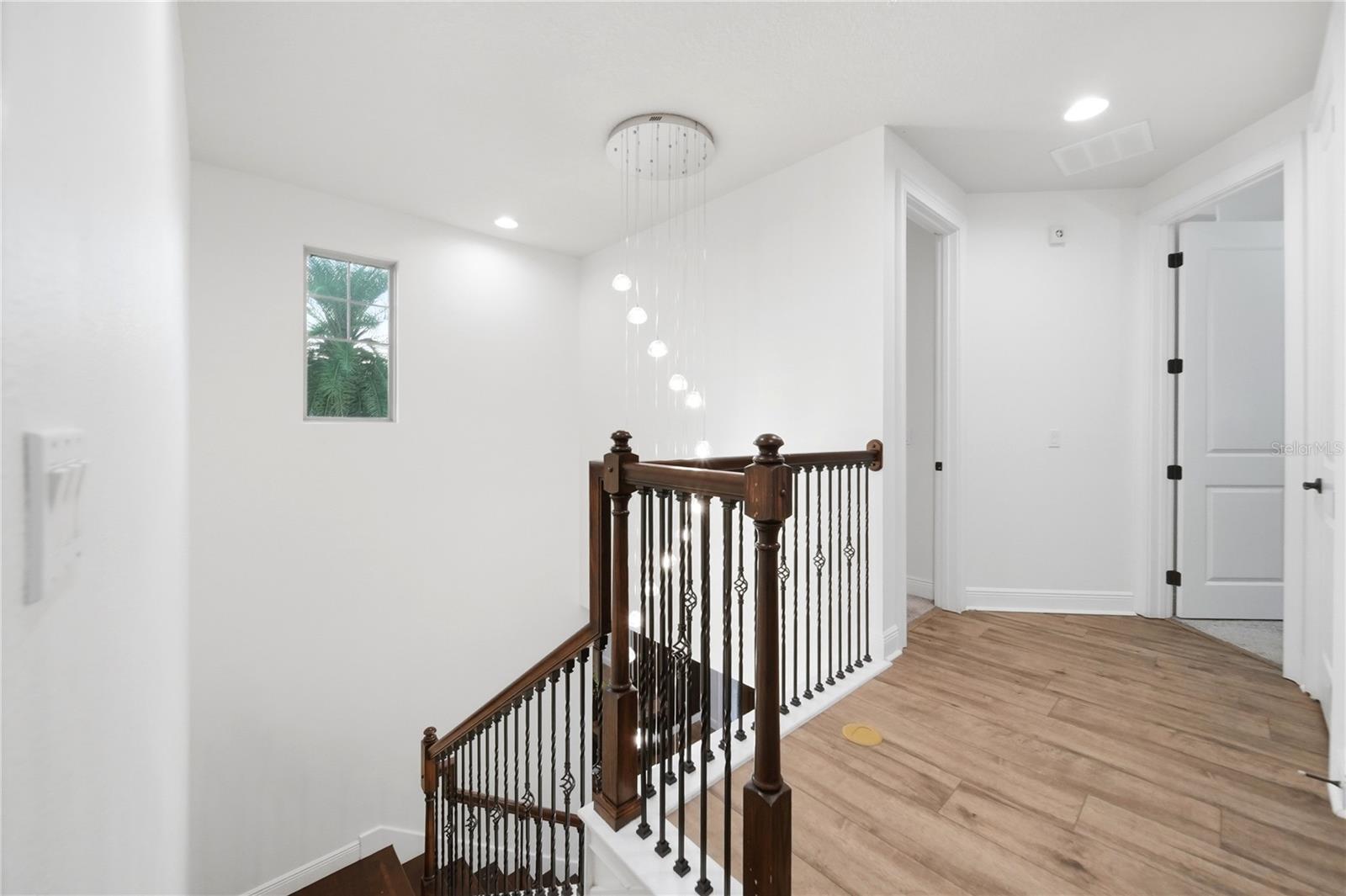 ENCLAVE - Residential