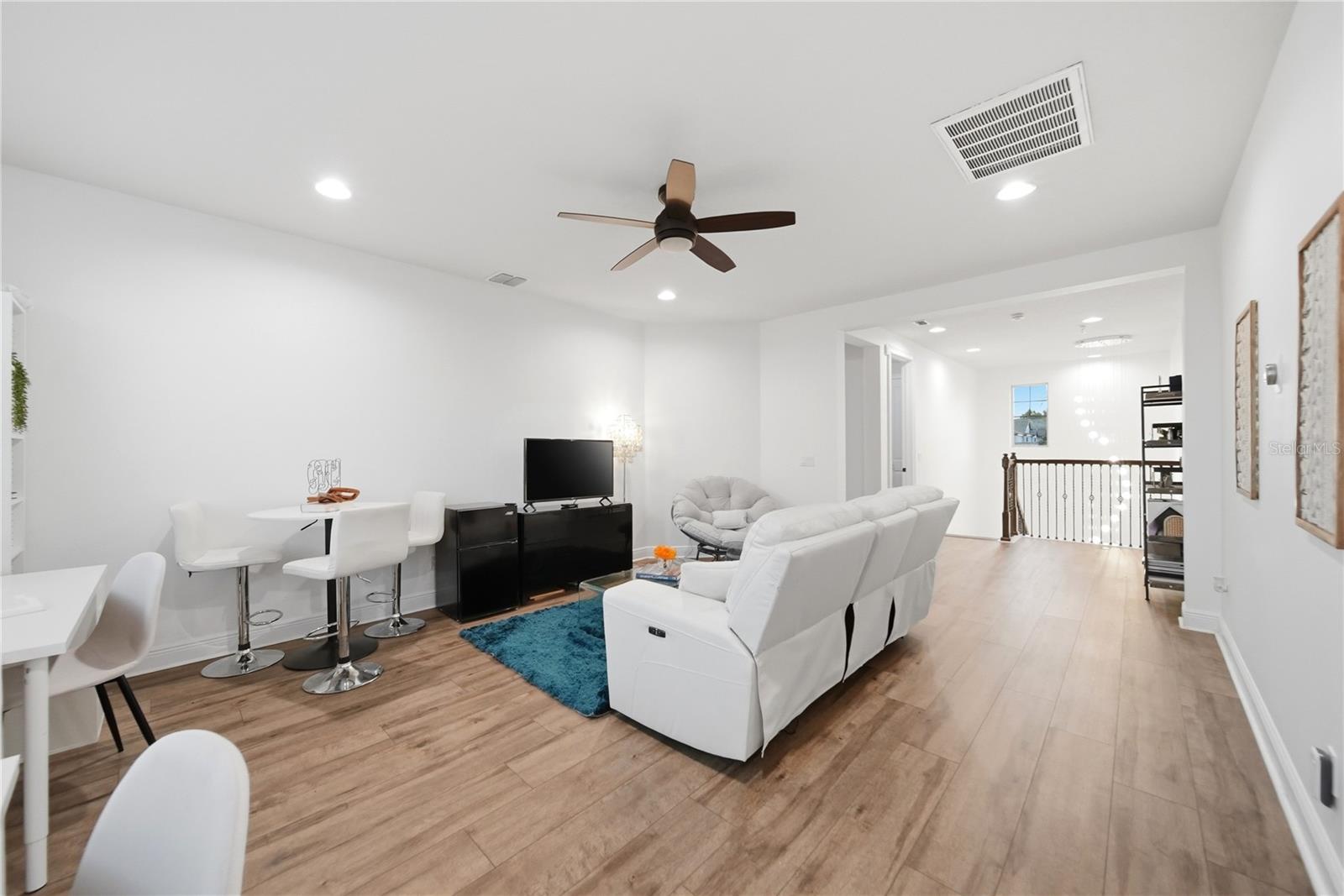 ENCLAVE - Residential