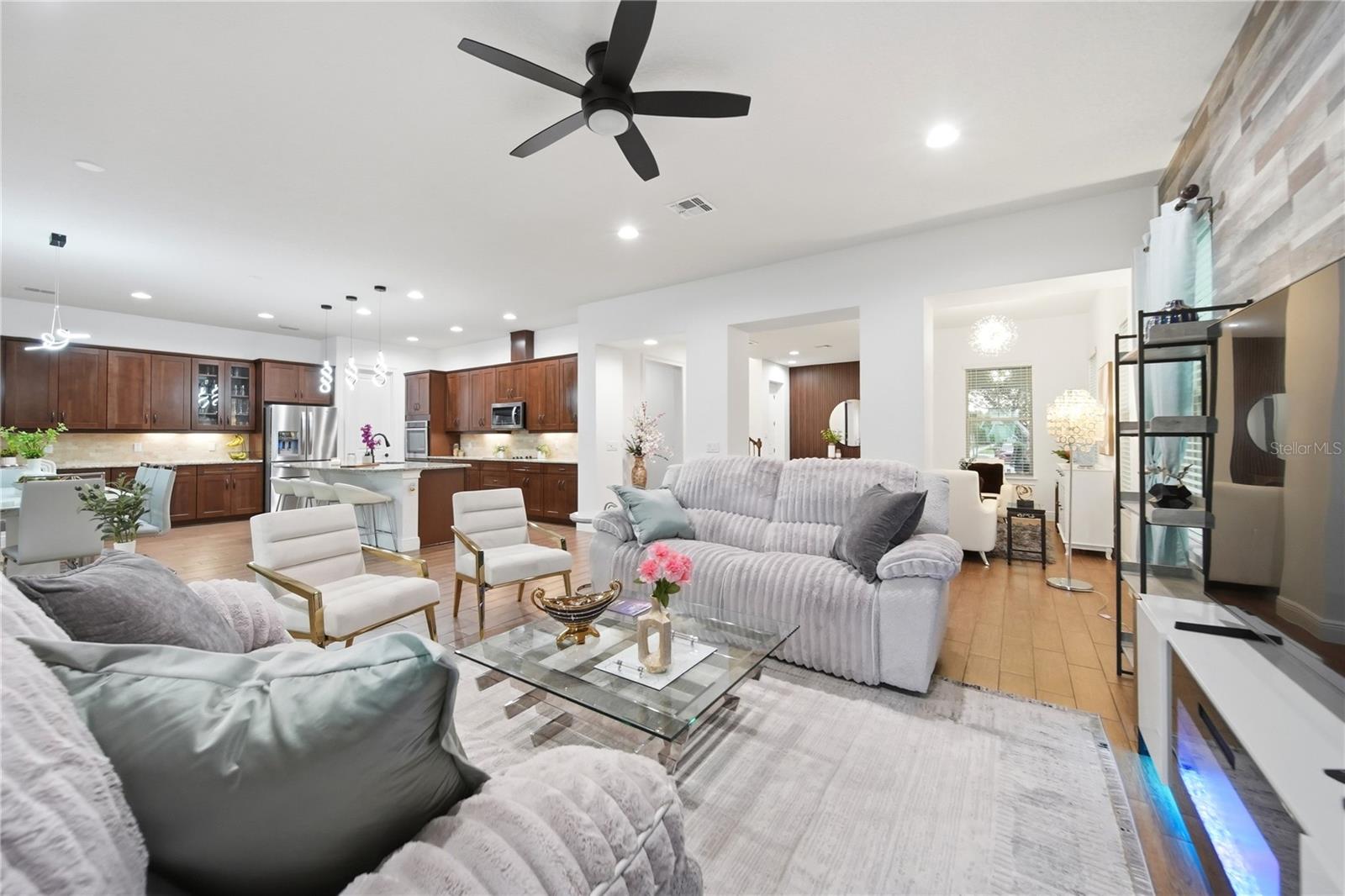 ENCLAVE - Residential