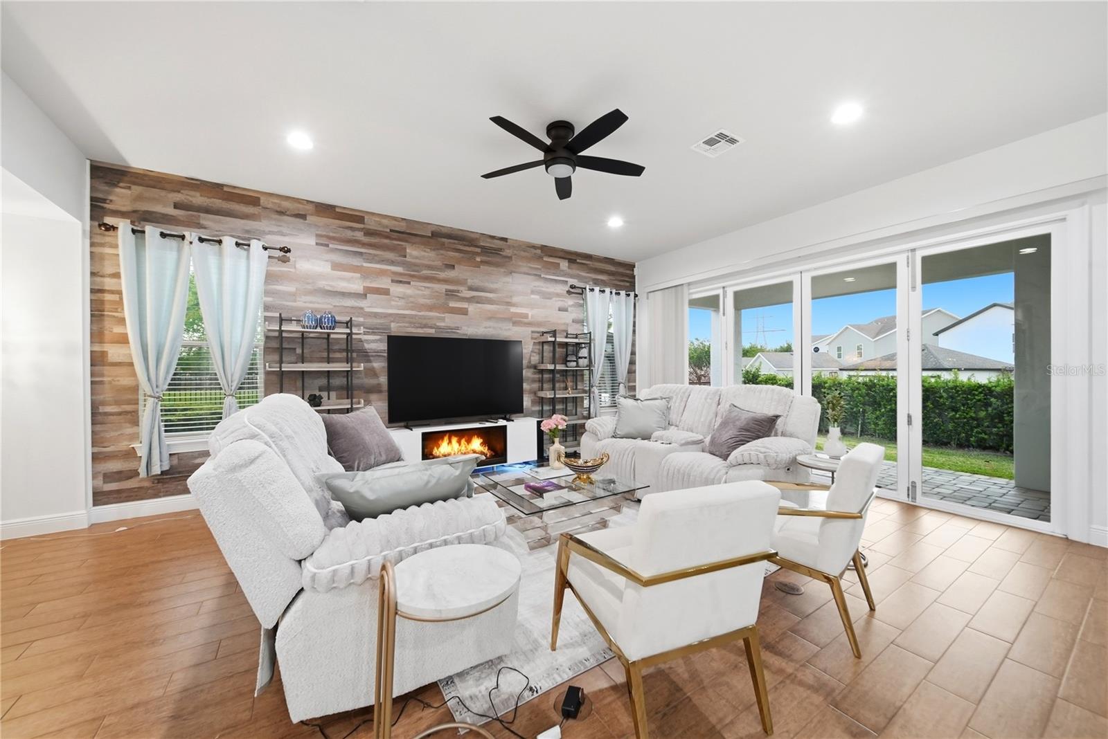 ENCLAVE - Residential