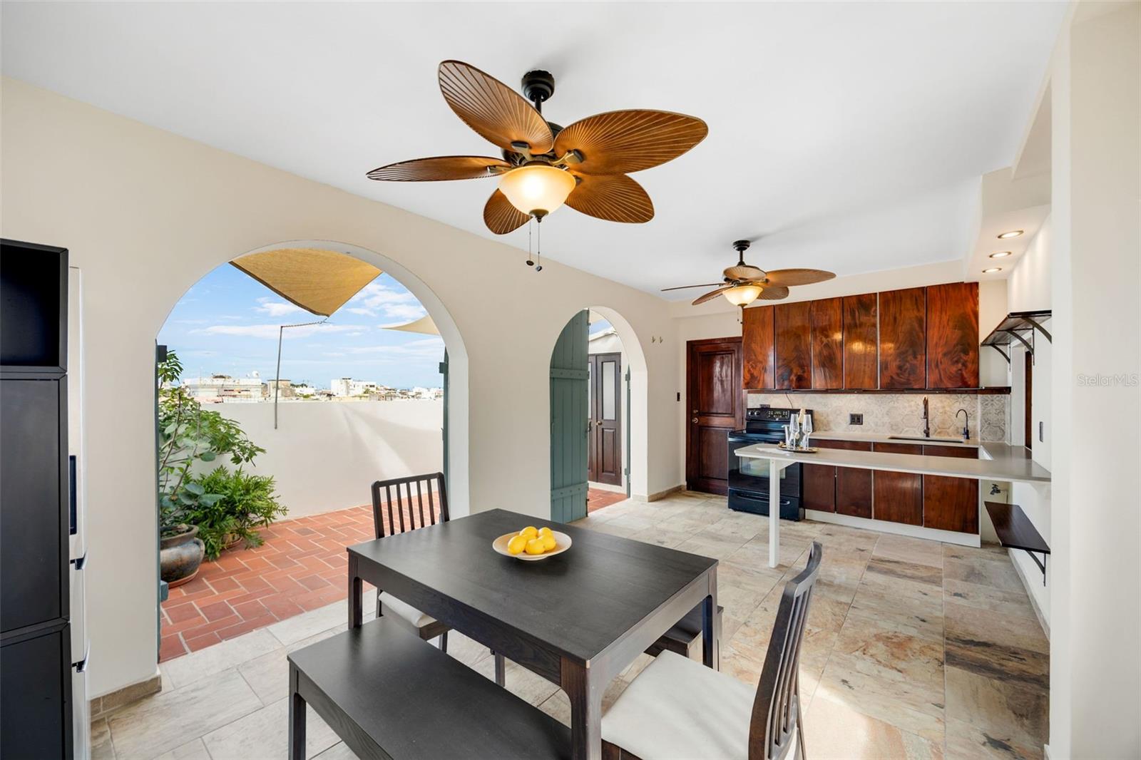 PLAZA CONDOMINIUM - Residential