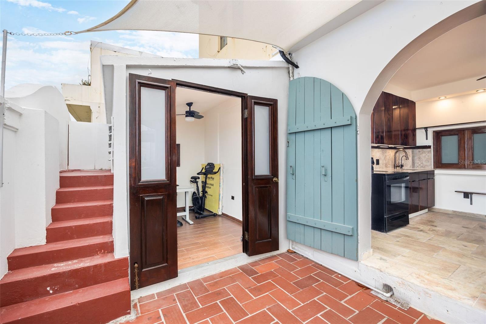 PLAZA CONDOMINIUM - Residential