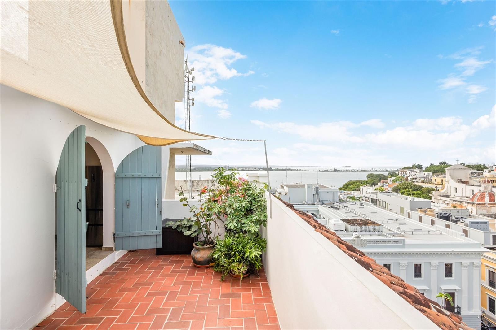 PLAZA CONDOMINIUM - Residential