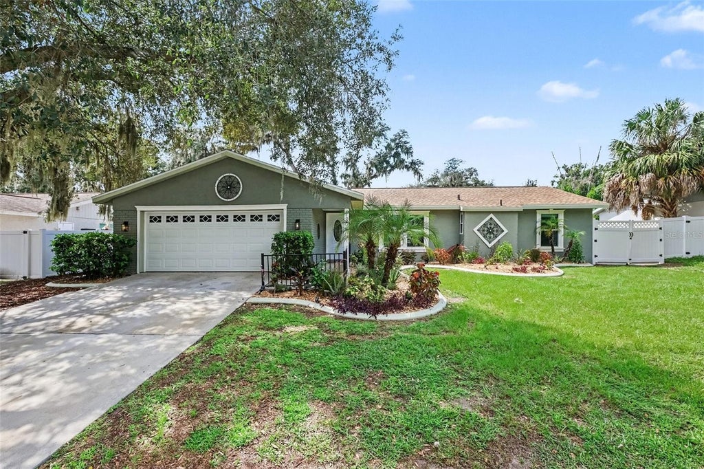 Photo of 1308 Oakcrest Drive, Brandon, FL 33510 (MLS # TB8549521)