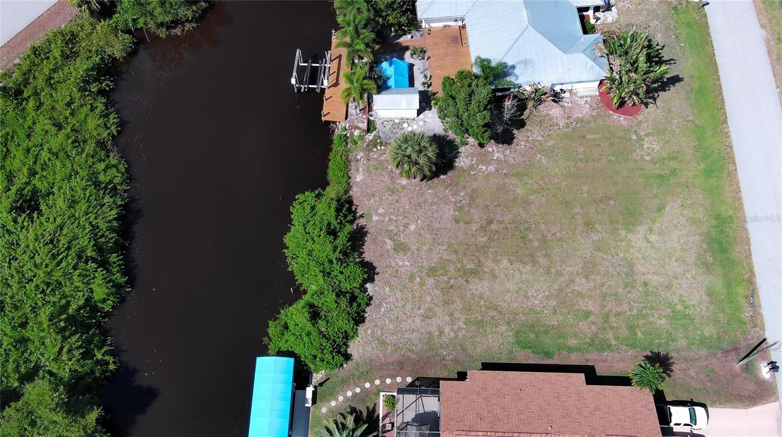 PALM SHORES - Land
