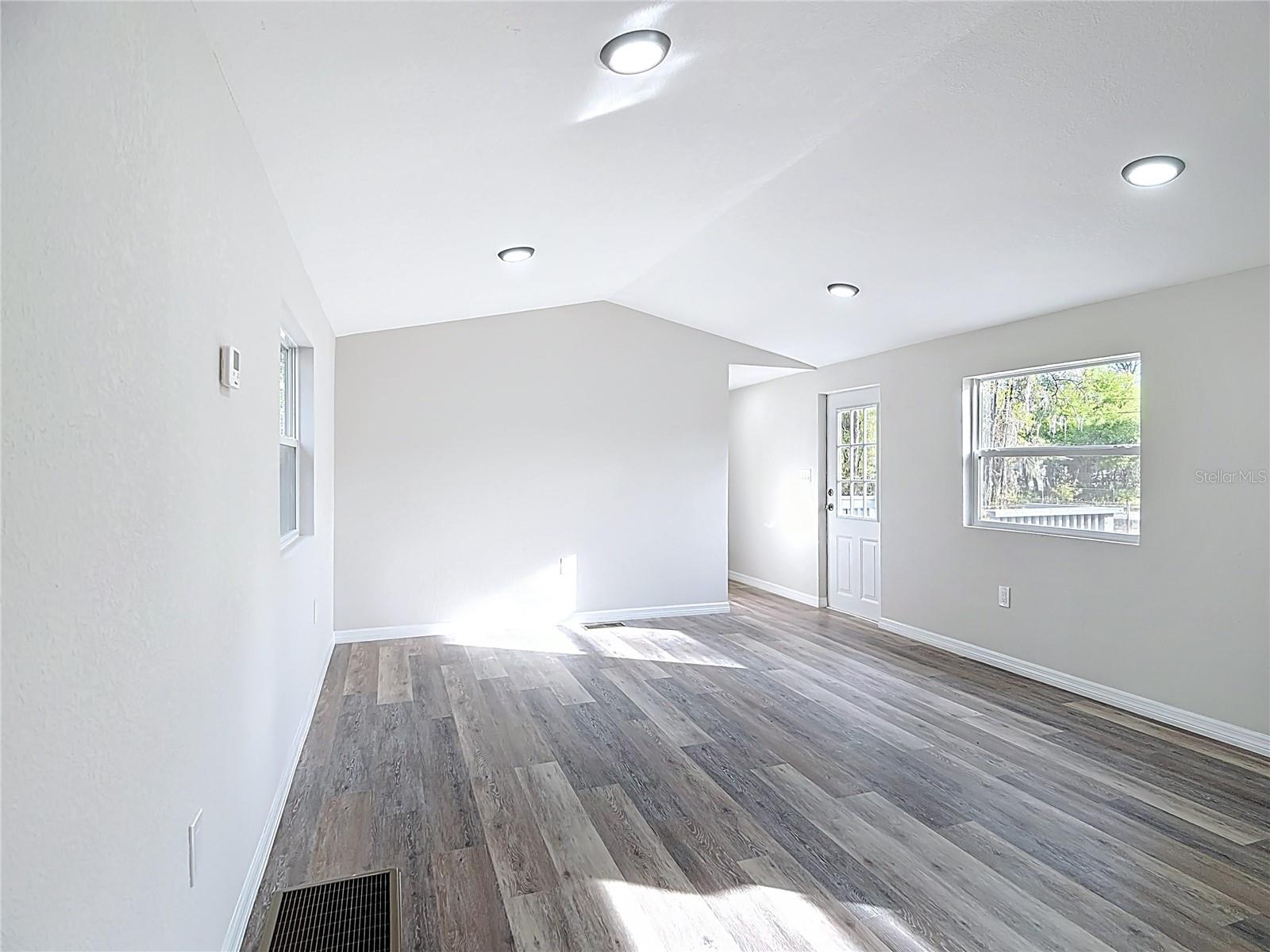 COUNTRY HAVEN - Residential