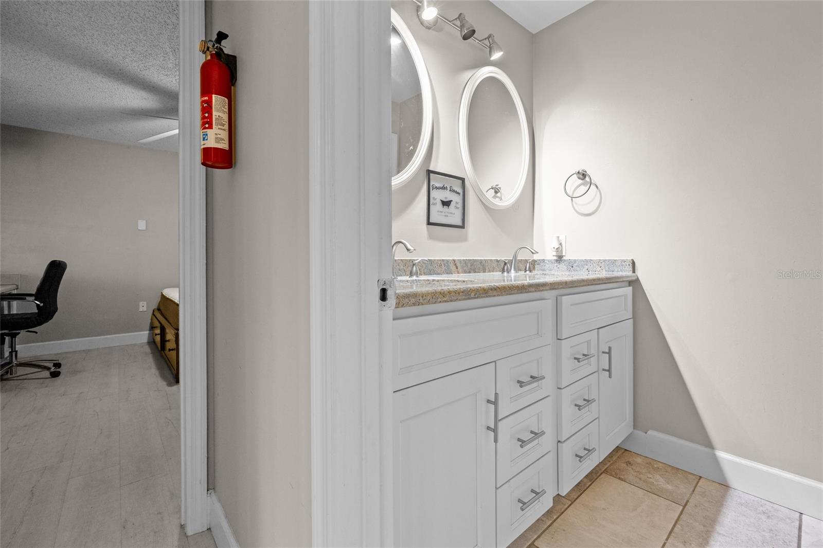 UNIVERSITY COMMONS - Residential