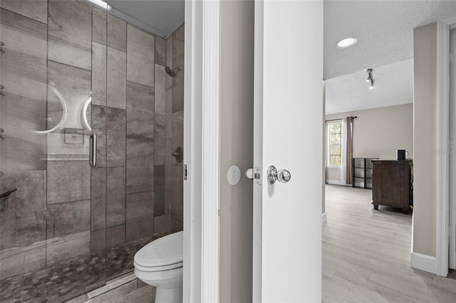 UNIVERSITY COMMONS - Residential