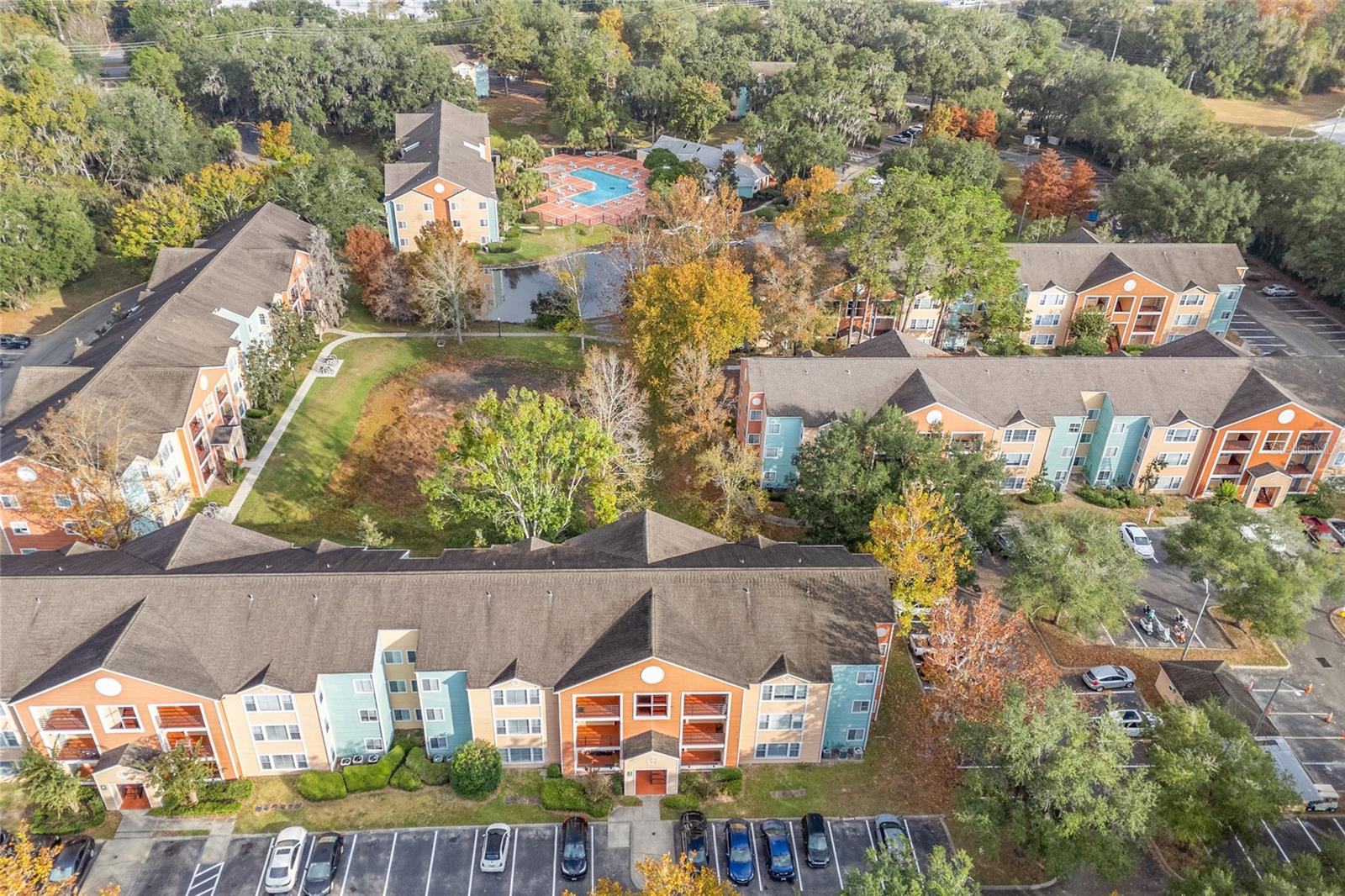 UNIVERSITY COMMONS - Residential