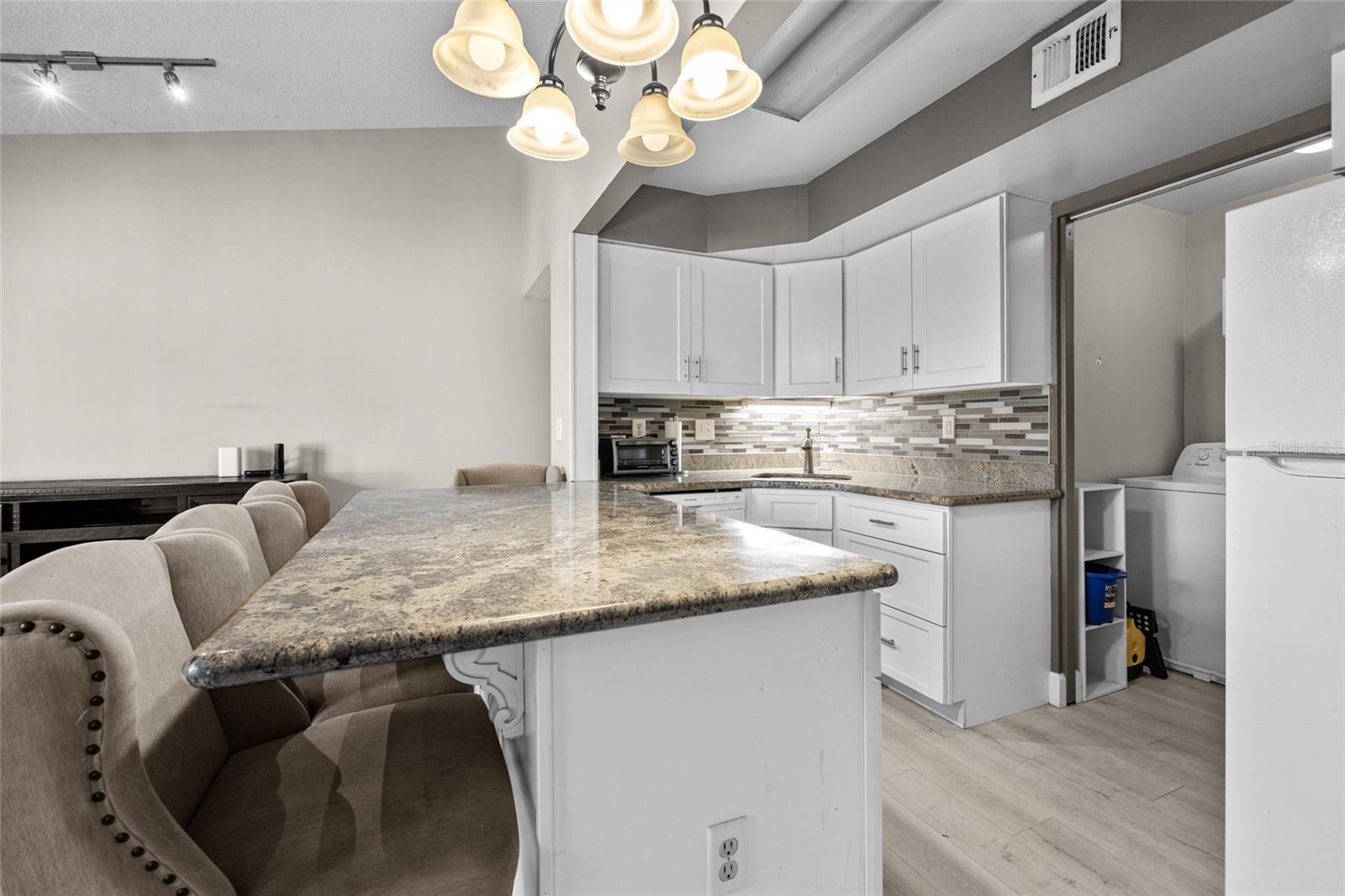 UNIVERSITY COMMONS - Residential