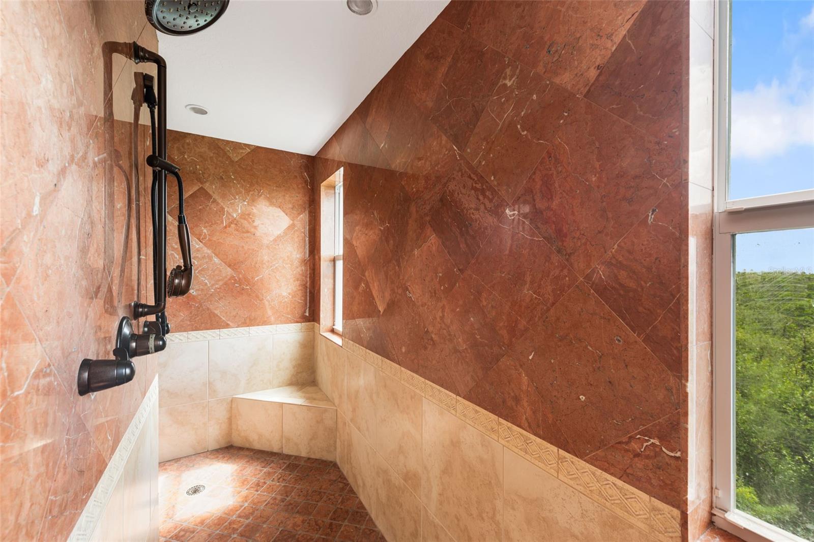 HARBOURVIEW CONDO - Residential