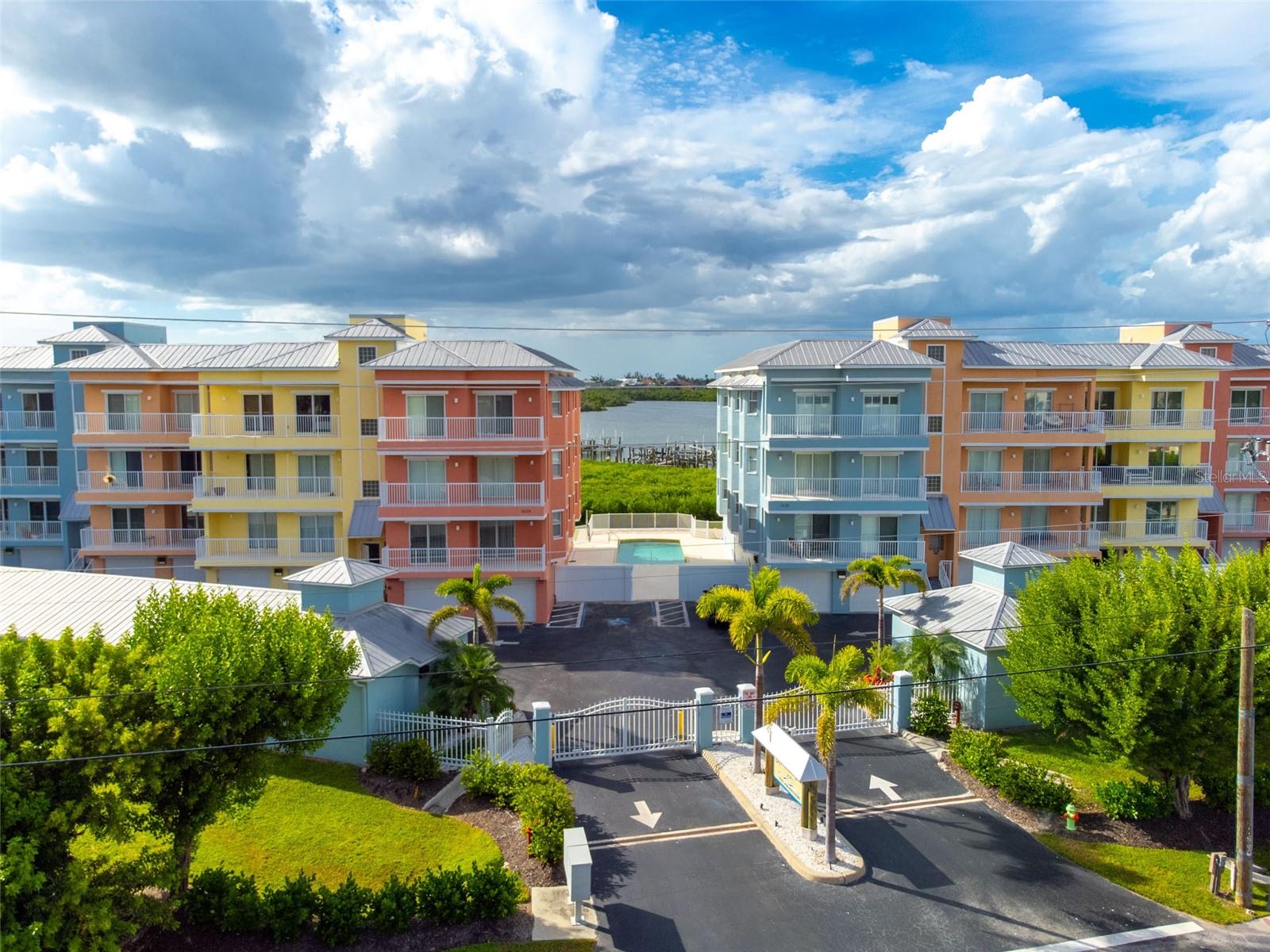HARBOURVIEW CONDO - Residential