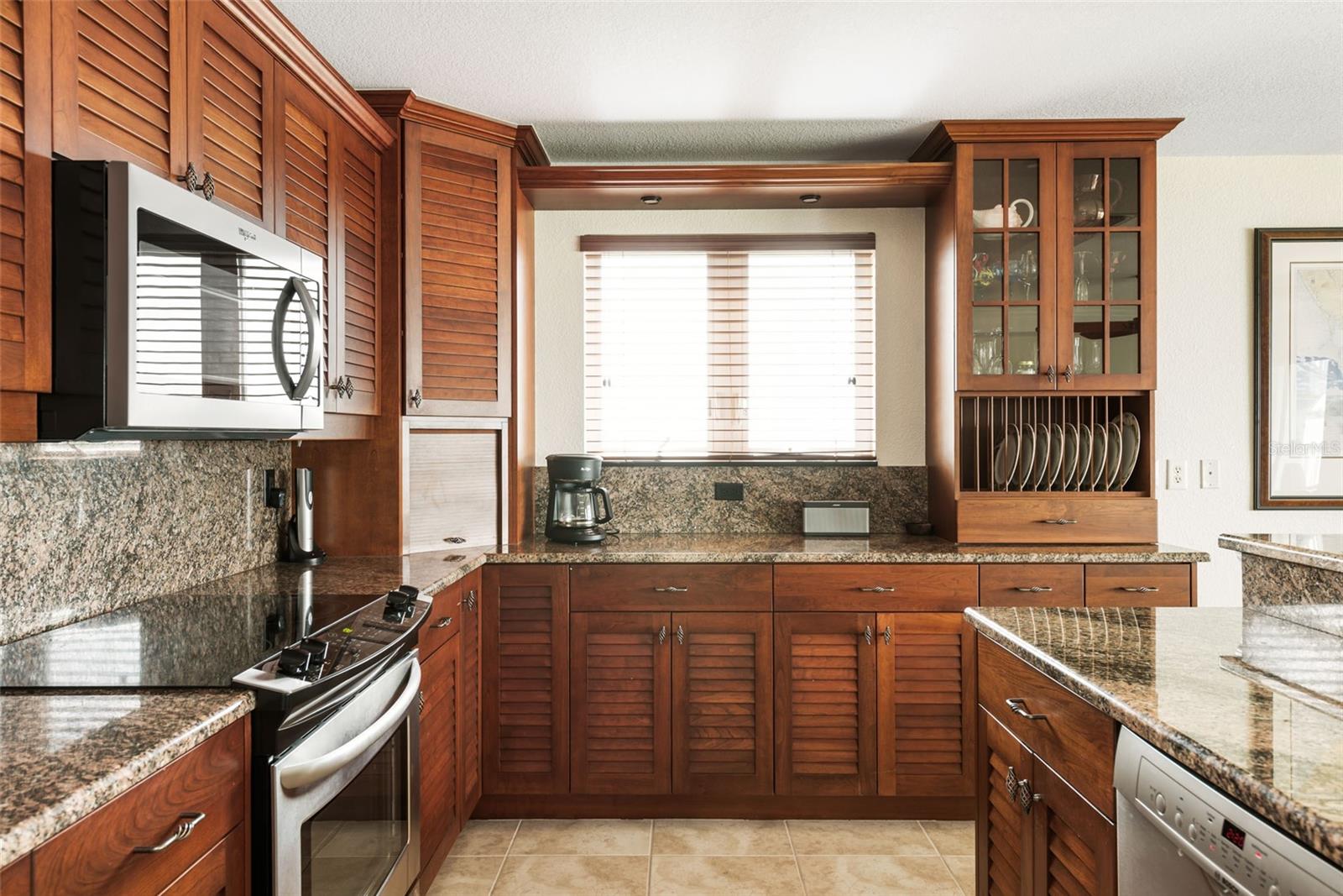 HARBOURVIEW CONDO - Residential