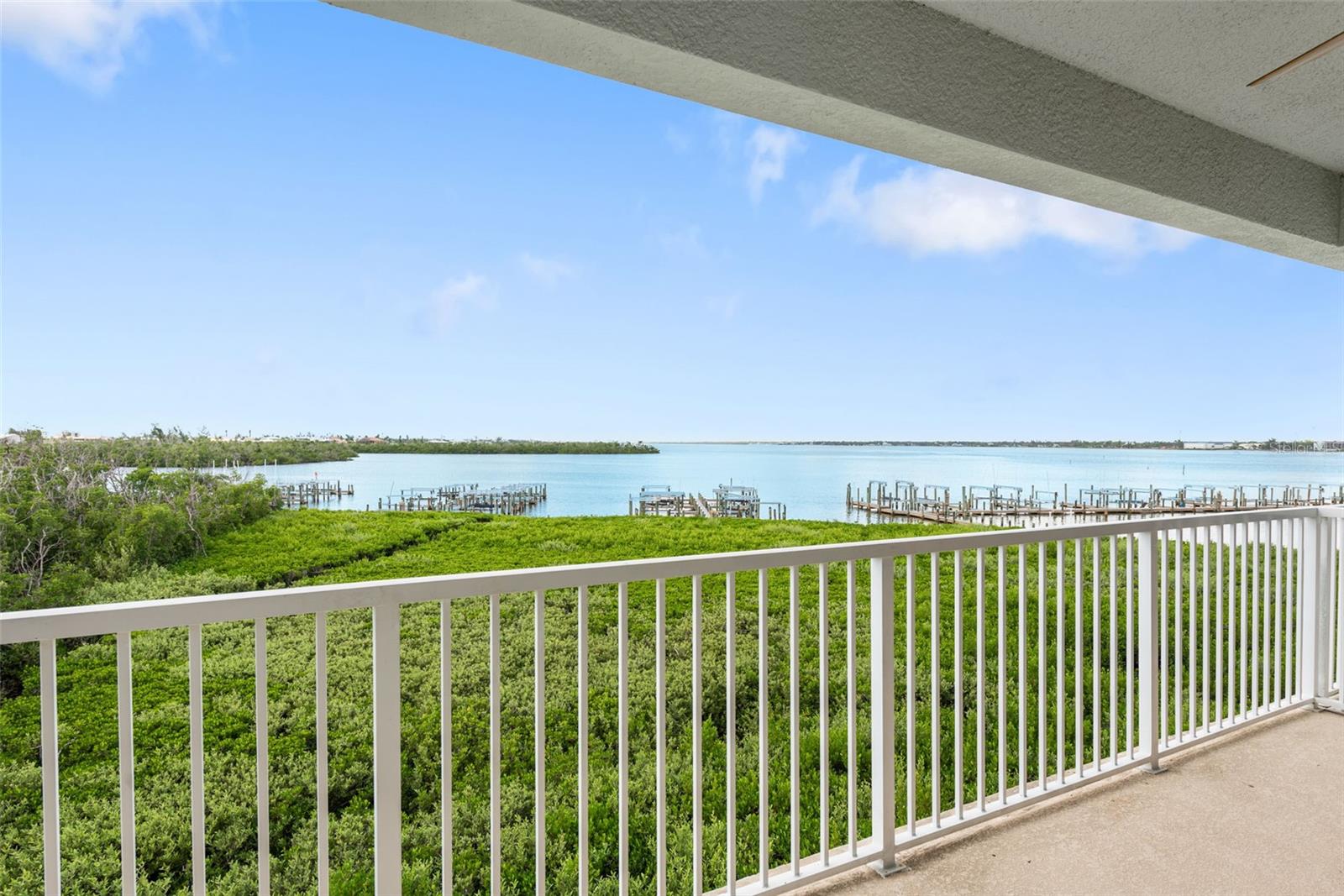 HARBOURVIEW CONDO - Residential