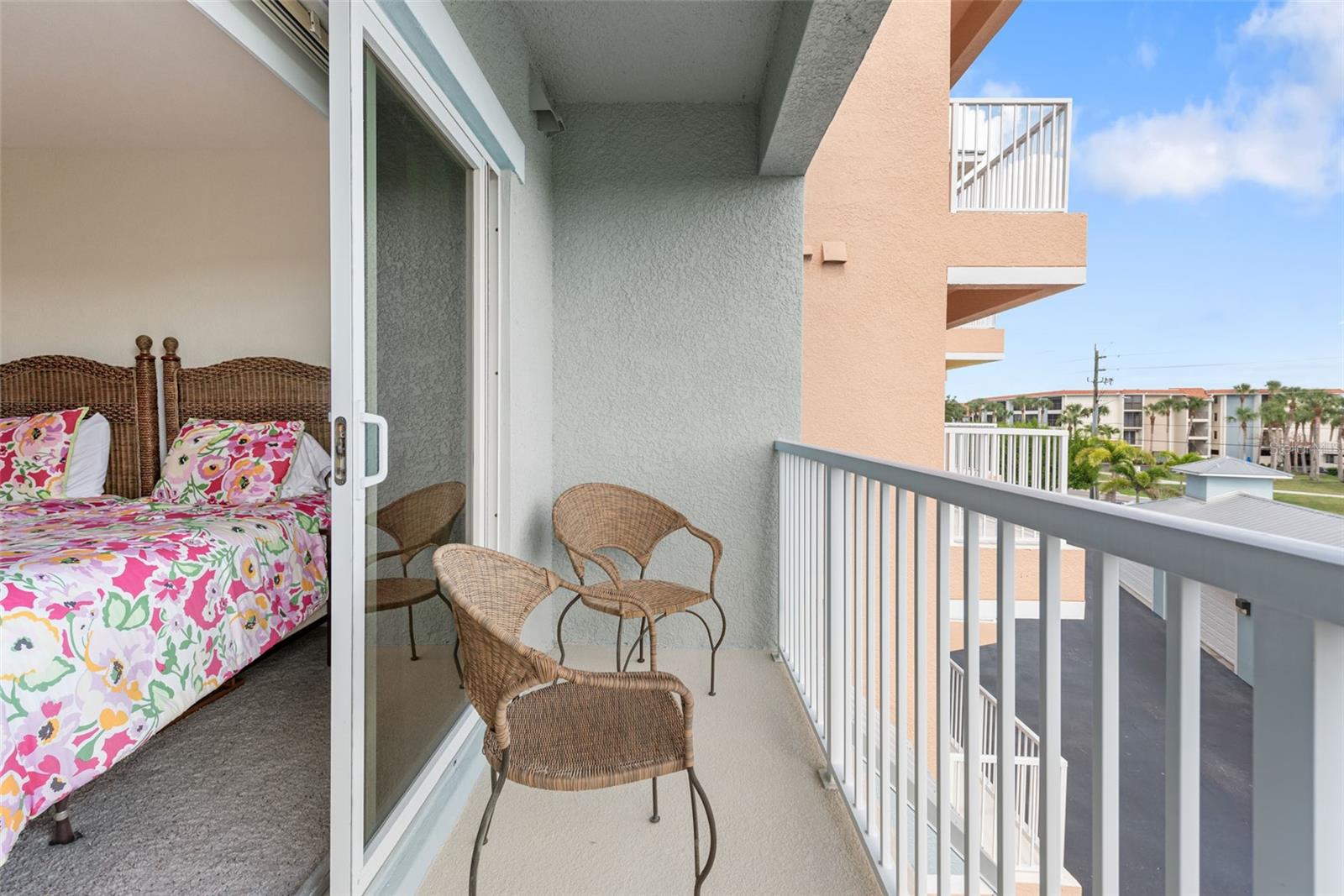 HARBOURVIEW CONDO - Residential