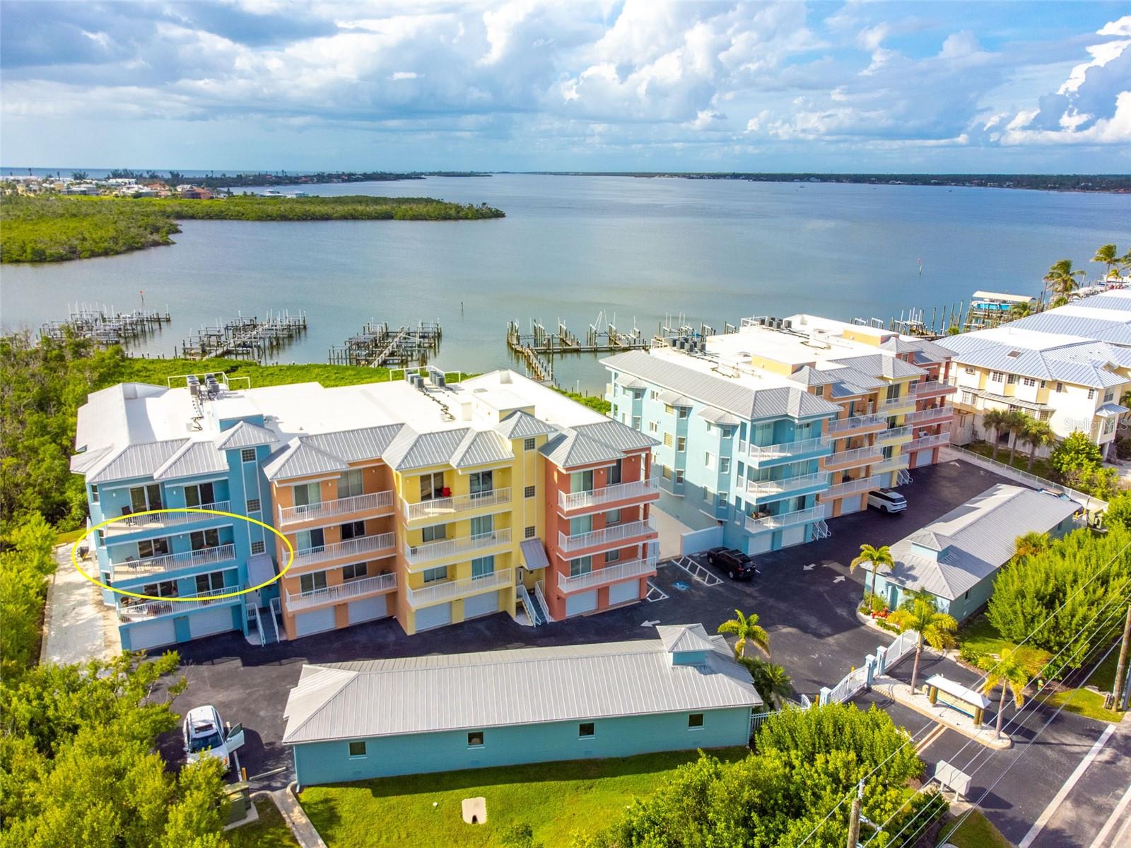 HARBOURVIEW CONDO - Residential