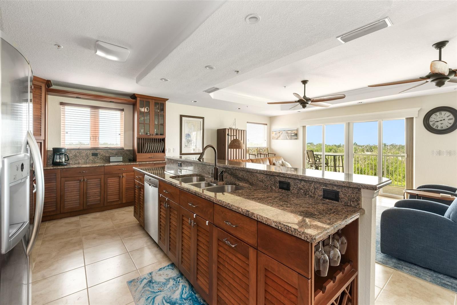 HARBOURVIEW CONDO - Residential